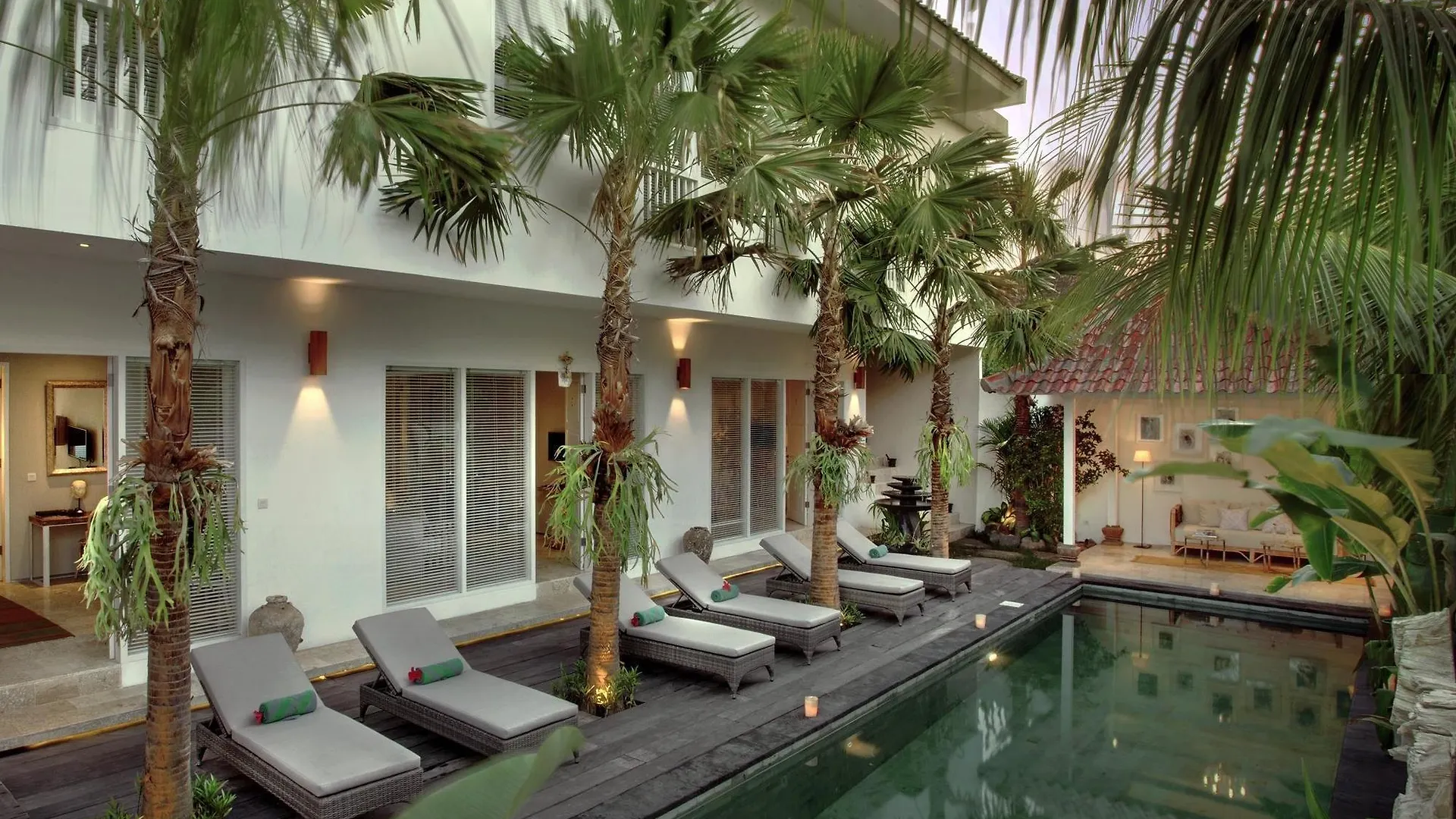 Room & Vespa 4 Seminyak